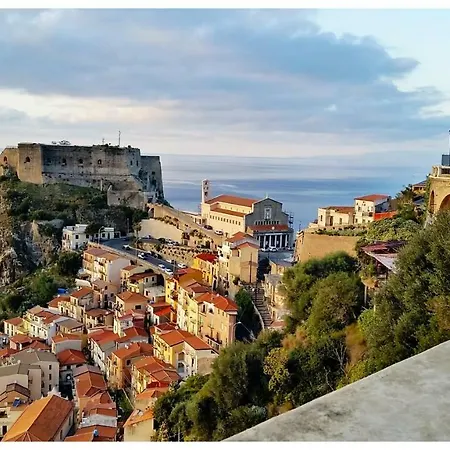 Sea 26 * Scilla